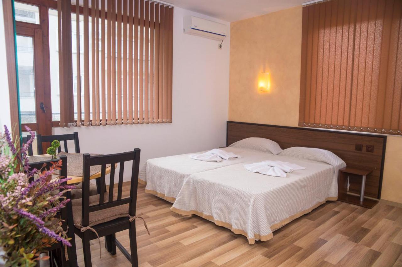 Chrystal Guest House Obzor Ngoại thất bức ảnh