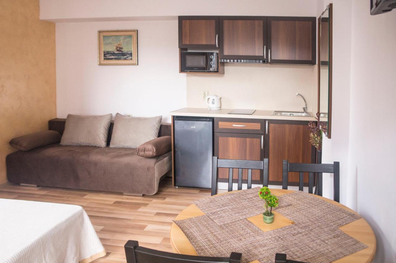 Chrystal Guest House Obzor Ngoại thất bức ảnh
