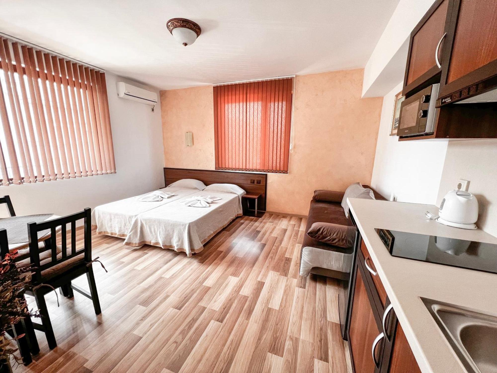 Chrystal Guest House Obzor Phòng bức ảnh