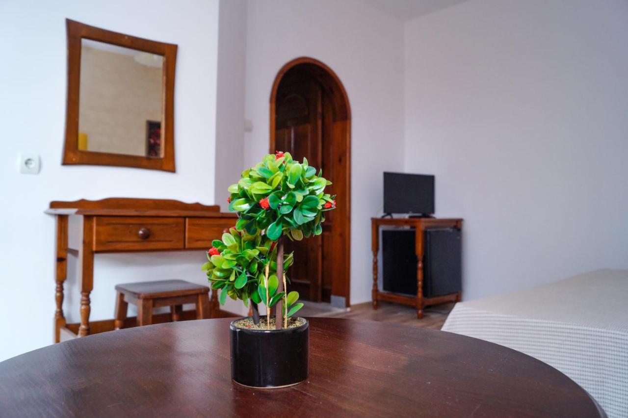 Chrystal Guest House Obzor Ngoại thất bức ảnh
