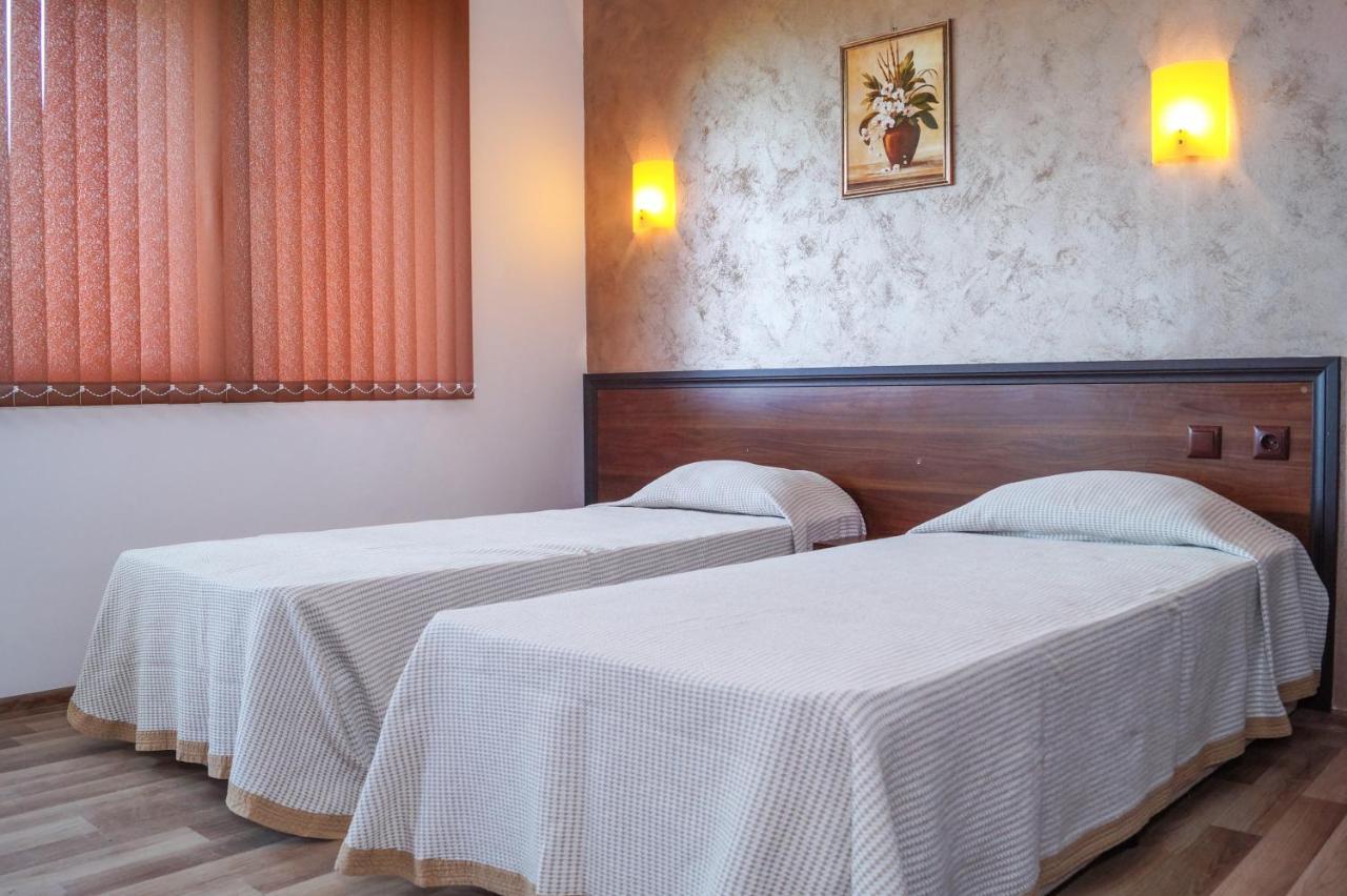 Chrystal Guest House Obzor Ngoại thất bức ảnh