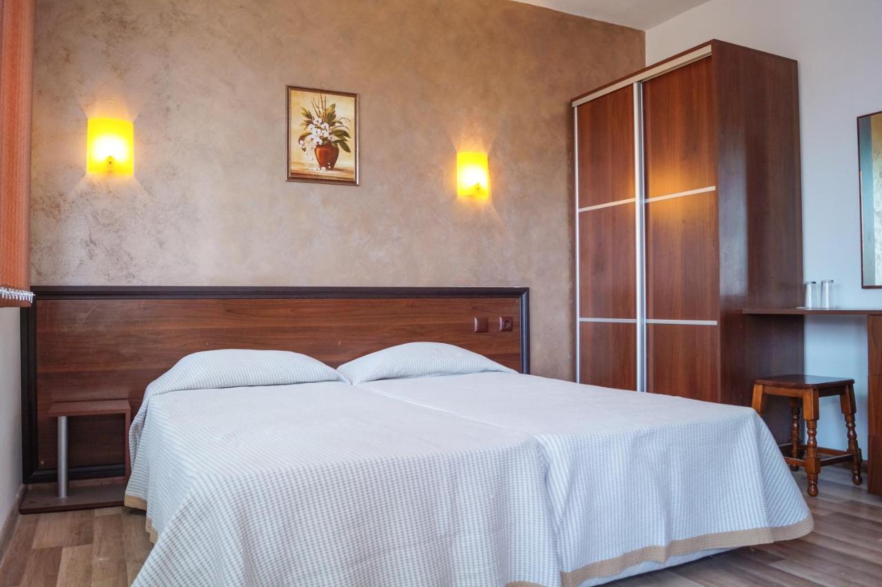 Chrystal Guest House Obzor Ngoại thất bức ảnh