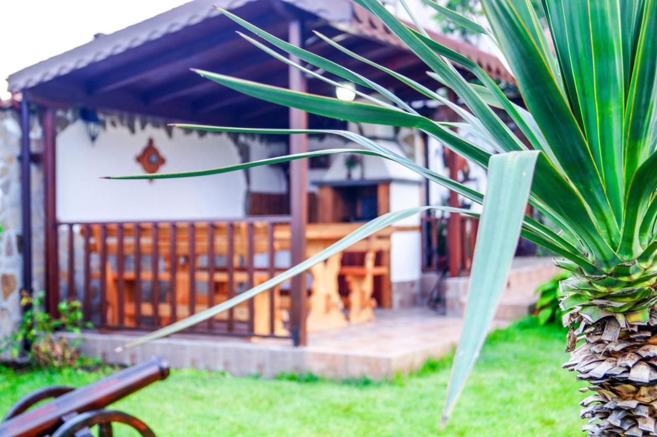 Chrystal Guest House Obzor Ngoại thất bức ảnh